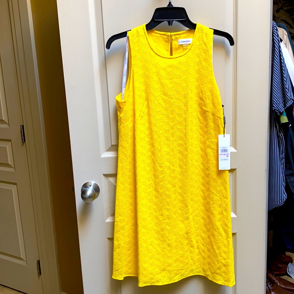 Calvin Klein yellow summer dress in size 6.